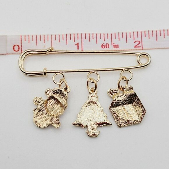 Christmas Brooch & Pin Gold Tone Christmas Present Brooch & Safety Pin Style - Picture 10 of 10
